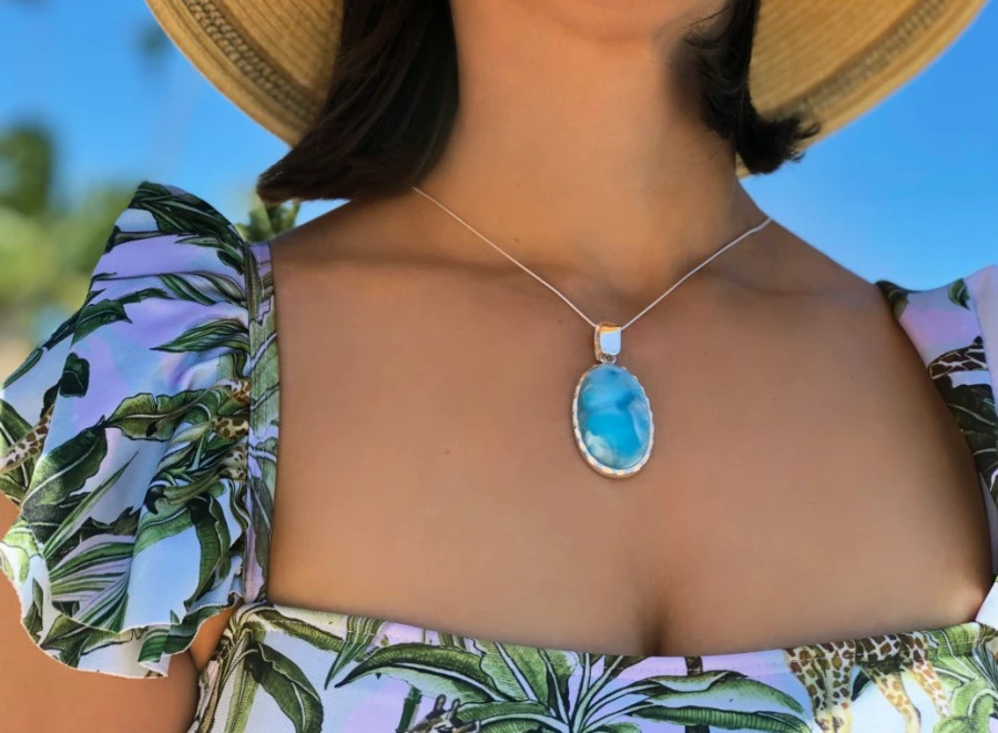 larimar-jewelry-dive-into-the-oceans-calm-with-this-caribbean-gem